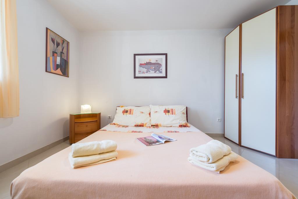 Apartment Dora ツァヴタット エクステリア 写真